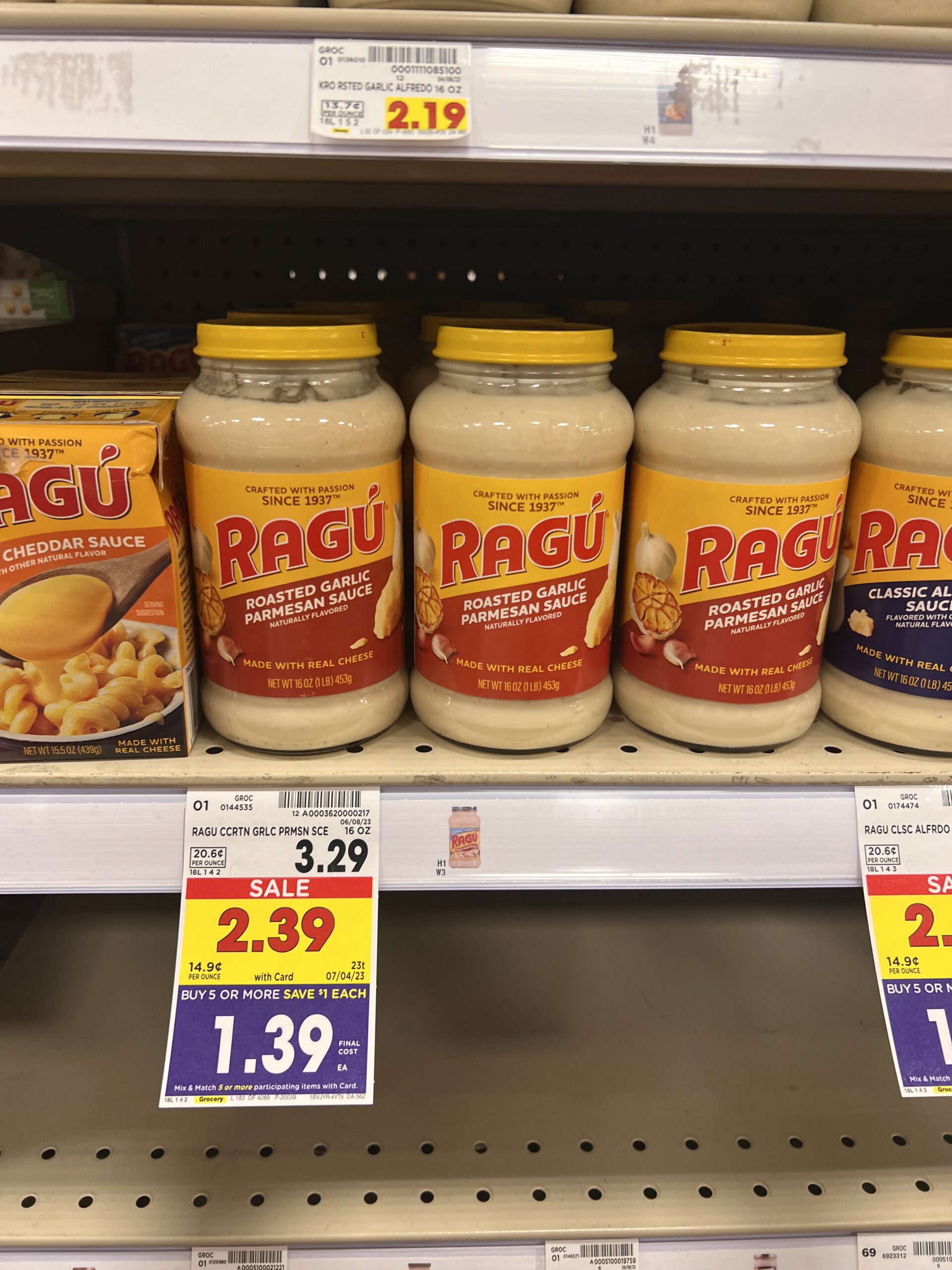 ragu pasta sauce kroger shelf image 1