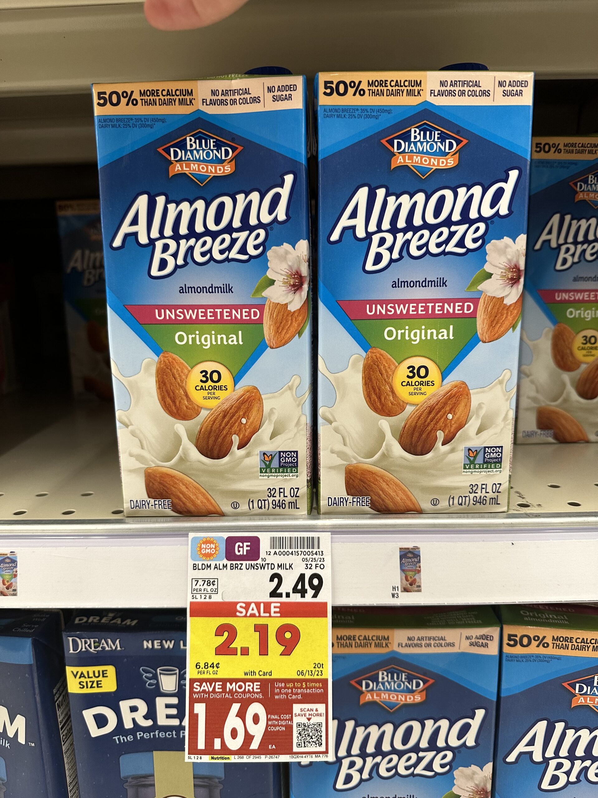 almond breeze kroger shelf image 4