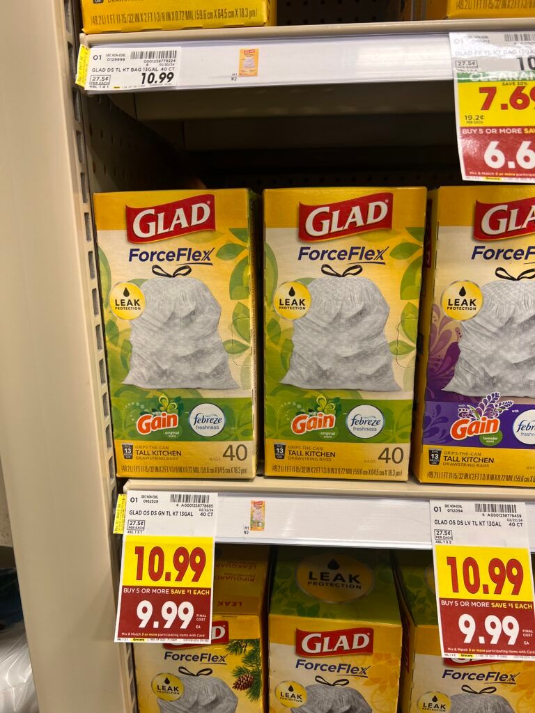 glad trash bags kroger shelf image