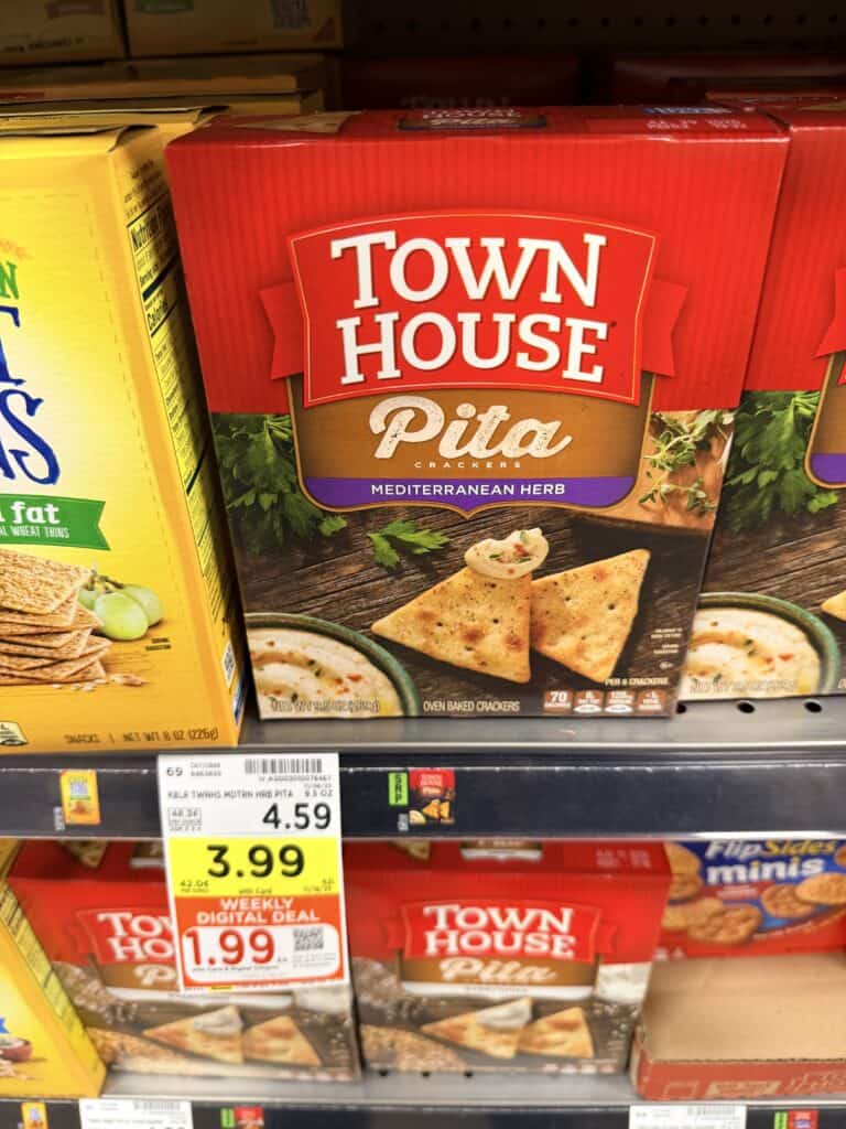 townhouse and club crackers kroger shelf image (1)
