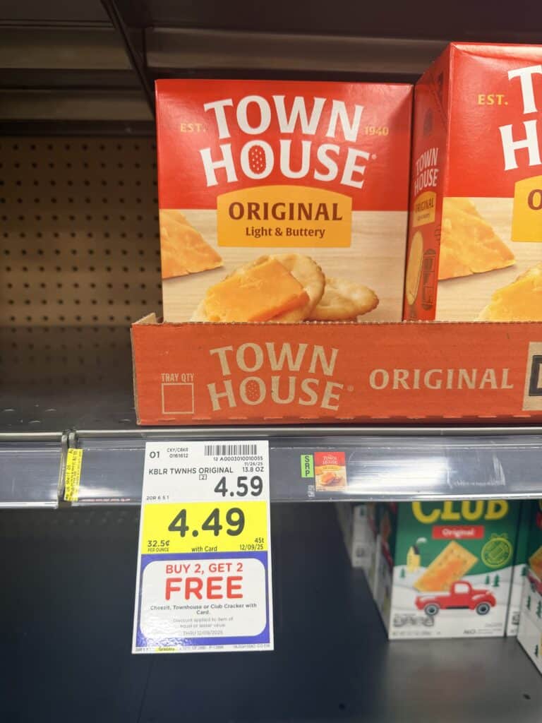 cheezit, club and town housr kroger shelf image (1)