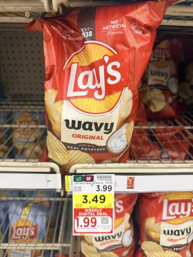 lays and rold gold kroger shelf image (1)